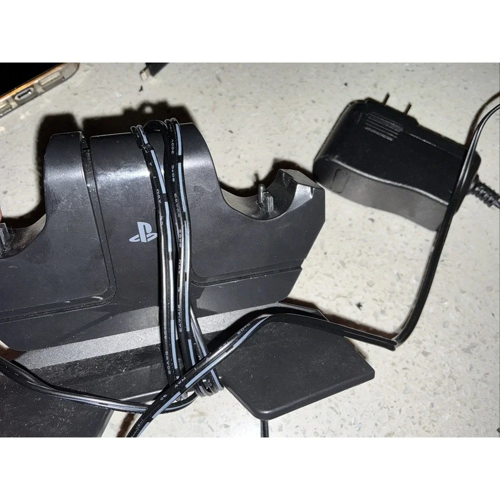 Sony Playstation 4 Charging Station for PS4 DualShock Controller Dock‎ Official